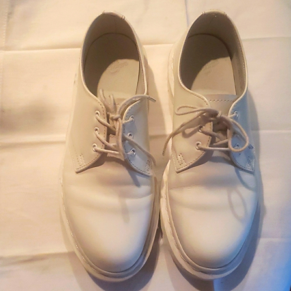 Shoes - Picture 2 of 2